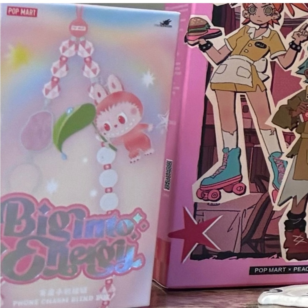 LABUBU Big Into Energy phone charm - Happiness